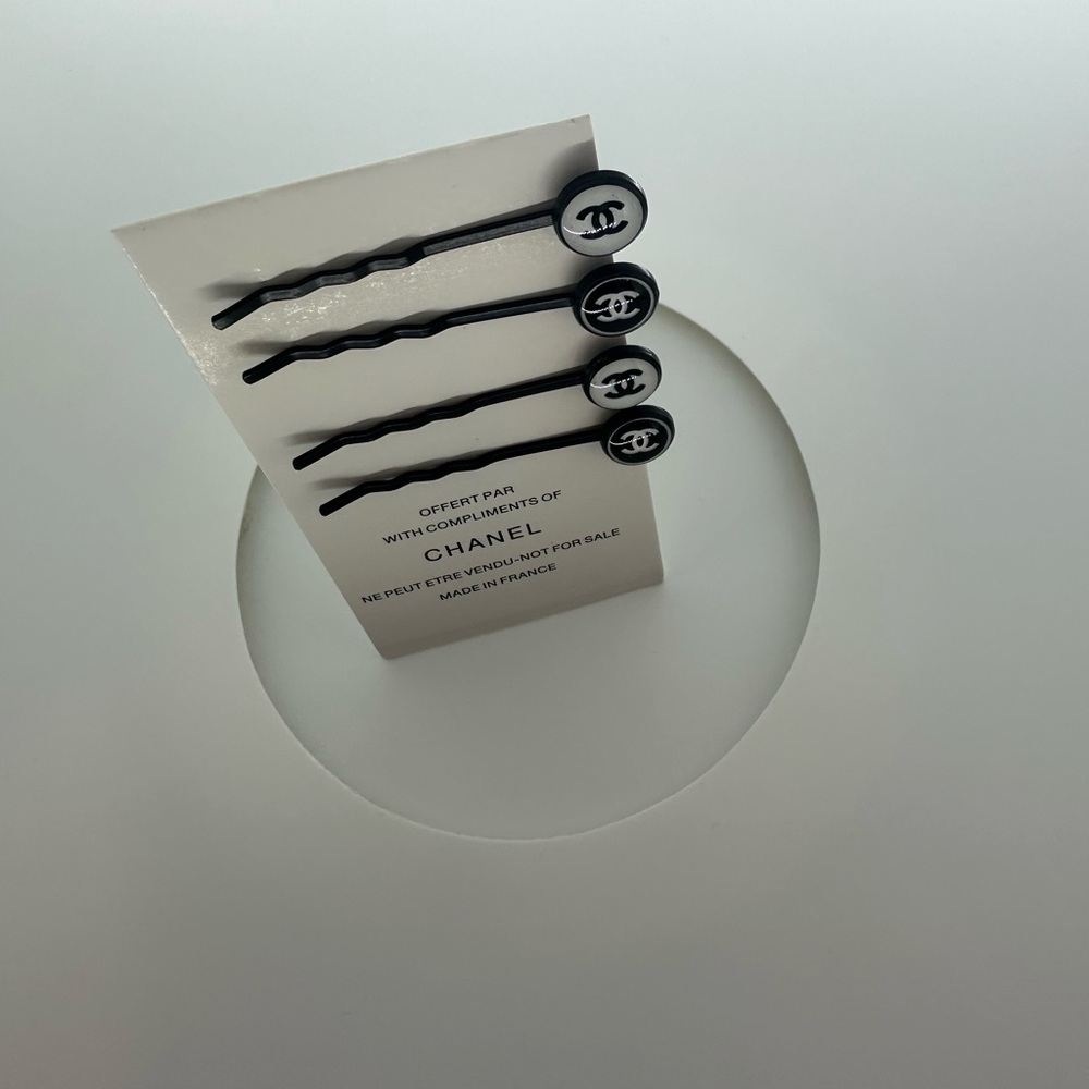 CHANEL Novelty hair clips NEW